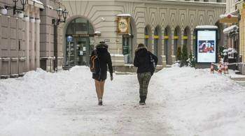 В Риге объявили красный уровень погодной опасности из-за снегопада