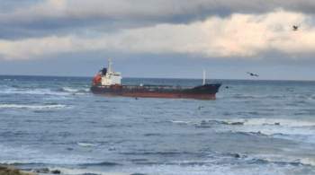 Аварийный танкер у побережья Сахалина не удалось снять с мели 