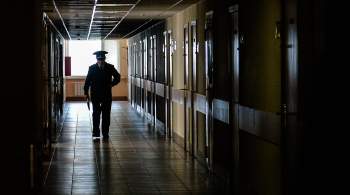 Полиция Красноярского края займется видео с потасовкой школьника с учителем 