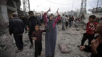 США обещают Каиру помочь построить лагеря для палестинцев, сообщил источник 