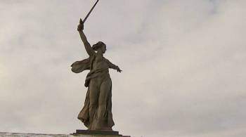 В Волгограде вандалы разворотили памятник  Братская могила моряков 