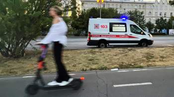 В Москве автомобиль наехал на пешехода на самокате