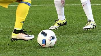 Появилось видео потери сознания футболистом во время матча в Казахстане