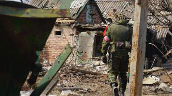 Украинские боевики не выпускают мирных жителей из Марьинки
