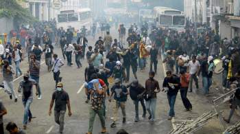 Во время протестов на Шри-Ланке пострадали более 30 человек, сообщили СМИ