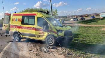 В Татарстане машина скорой помощи столкнулась с грузовиком