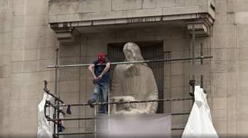  Человек-паук  атаковал статую у лондонской штаб-квартиры Би-би-си