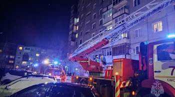 В Омске сотрудники МЧС спасли 11 детей во время пожара в жилом доме 