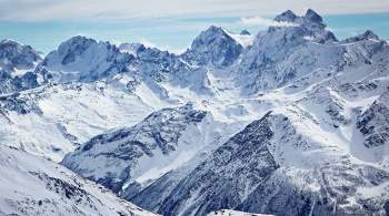 В МЧС подтвердили смерть трех альпинистов на Эльбрусе
