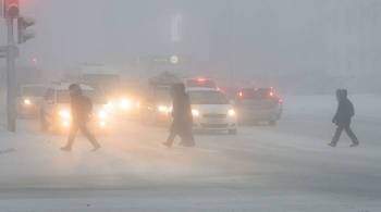 Снегопад заблокировал на дорогах в Аттике более пяти тысяч машин