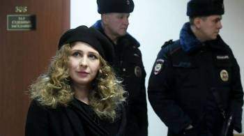Алехина из Pussy Riot получила 15 суток ареста за нацистскую символику