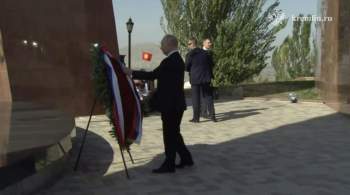 Путин возложил венок к комплексу  Ата-Бейит  в Киргизии 