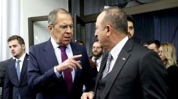 Глава МИД Турции обсудил с Лавровым ситуацию на Украине, сообщил источник