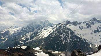Запросившие помощи в горах КБР альпинисты продолжили движение