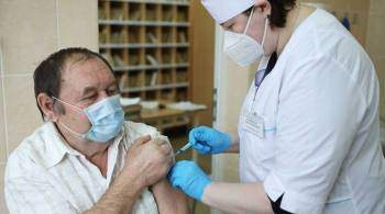 В Приамурье создадут бригады для вакцинации пожилых от COVID-19 на дому