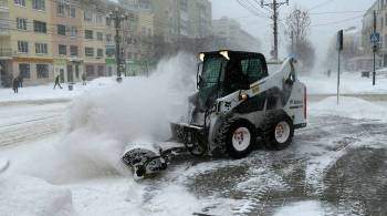 Нетрезвый мужчина в Петербурге повредил снегоуборочную технику