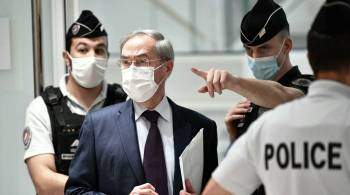 Экс-главу МВД Франции посадили в тюрьму по приговору 2017 года