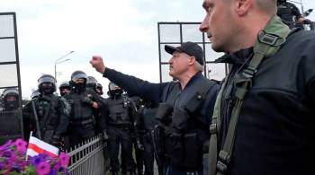 Лукашенко рассказал, зачем во время протестов появился с автоматом