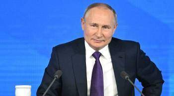 Путин поздравил с Новым годом всех, кто работает в этот день