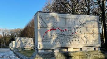 СК возбудил дела из-за осквернения памятников советским солдатам в Германии