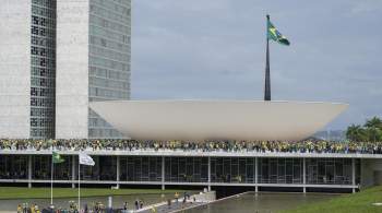 Бразильская полиция взяла под контроль захваченные протестующими здания