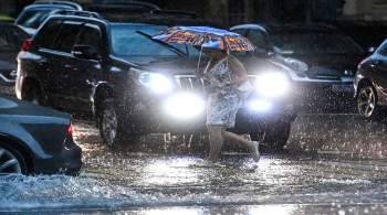 Сильный ливень привел к подтоплению улиц в Казани 