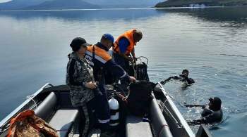 Рядом с обломками Ми-8 на дне озера на Камчатке нашли тела трех человек