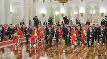 Медведев поздравил российских призеров Олимпиады и вручил им ключи от автомобилей
