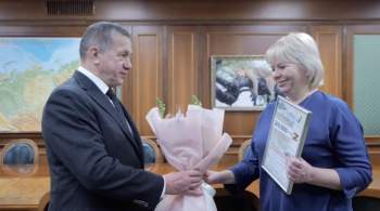 Матери погибшего военкора Ростислава Журавлева вручили сертификат литпремии 