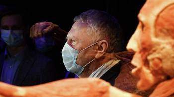 Почему Жириновский привился восемь раз и в итоге заболел? Мнение вирусолога