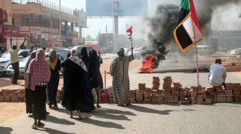 Военные объявили в Судане ЧП и распустили правительство