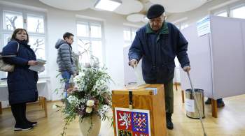 В Чехии возобновилось голосование во втором туре выборов президента