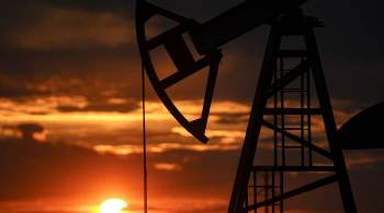 Цена нефти Brent упала ниже 65 долларов впервые с апреля