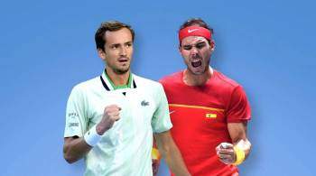Медведев выиграл первый сет в финале Australian Open против Надаля