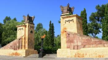 Во Львове с мемориала  Холм славы  демонтировали советскую звезду