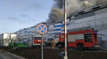 В Петербурге локализовали крупный пожар в строящемся складском здании