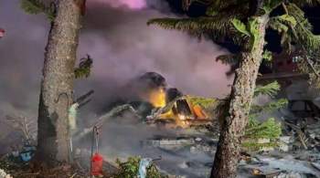 Во Флориде три человека погибли после падения самолета на парк автодомов 
