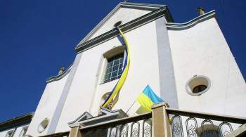 Россиянину грозит заключение за снятый со здания в Виннице флаг