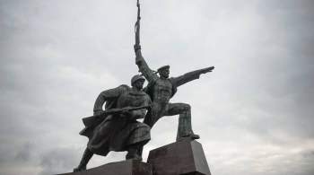 В Севастополе вандалы осквернили памятник солдату и матросу