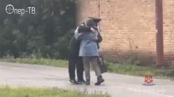 Пьяный житель Кузбасса оделся полицейским и лез к прохожим обниматься 