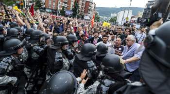 Во время протестов в Северной Македонии пострадали 47 полицейских