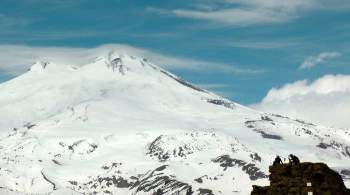 На Эльбрусе спасли провалившегося в ледовую трещину альпиниста