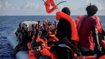 Турецкие военные спасли мигрантов после крушения катера