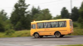 На Кубани автобус c 19 детьми съехал в кювет