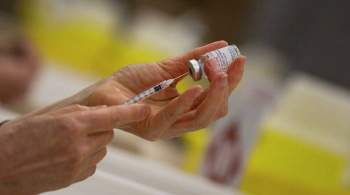 США одобрили бустерную дозу вакцины Moderna для всех совершеннолетних