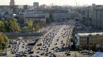 Шесть видовых зон отдыха появились на Космодамианской набережной в Москве