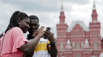 Число иностранных туристов в Москве за год выросло на треть 