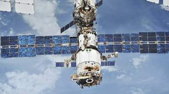 Космонавт отремонтировал скафандр на МКС