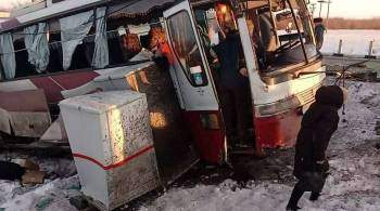 В ДТП с поездом в Алтайском крае пострадали шесть человек