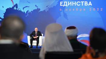Путин пообещал обсудить с правительством популяризацию истории